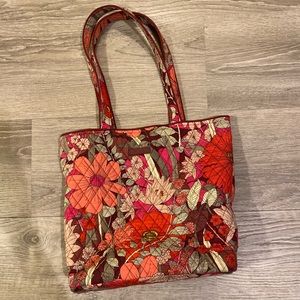Vera Bradley tote in good condition